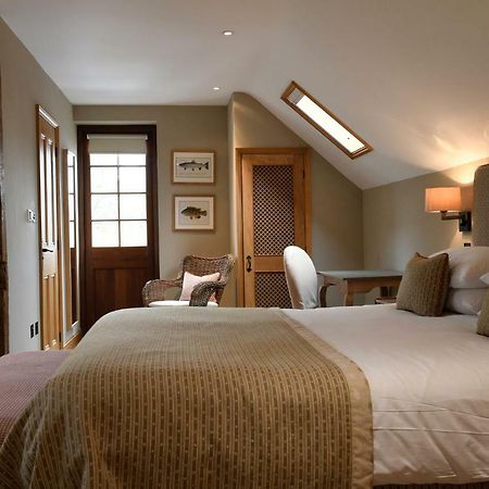 Hotel The Bell At Ramsbury Marlborough Exterior foto