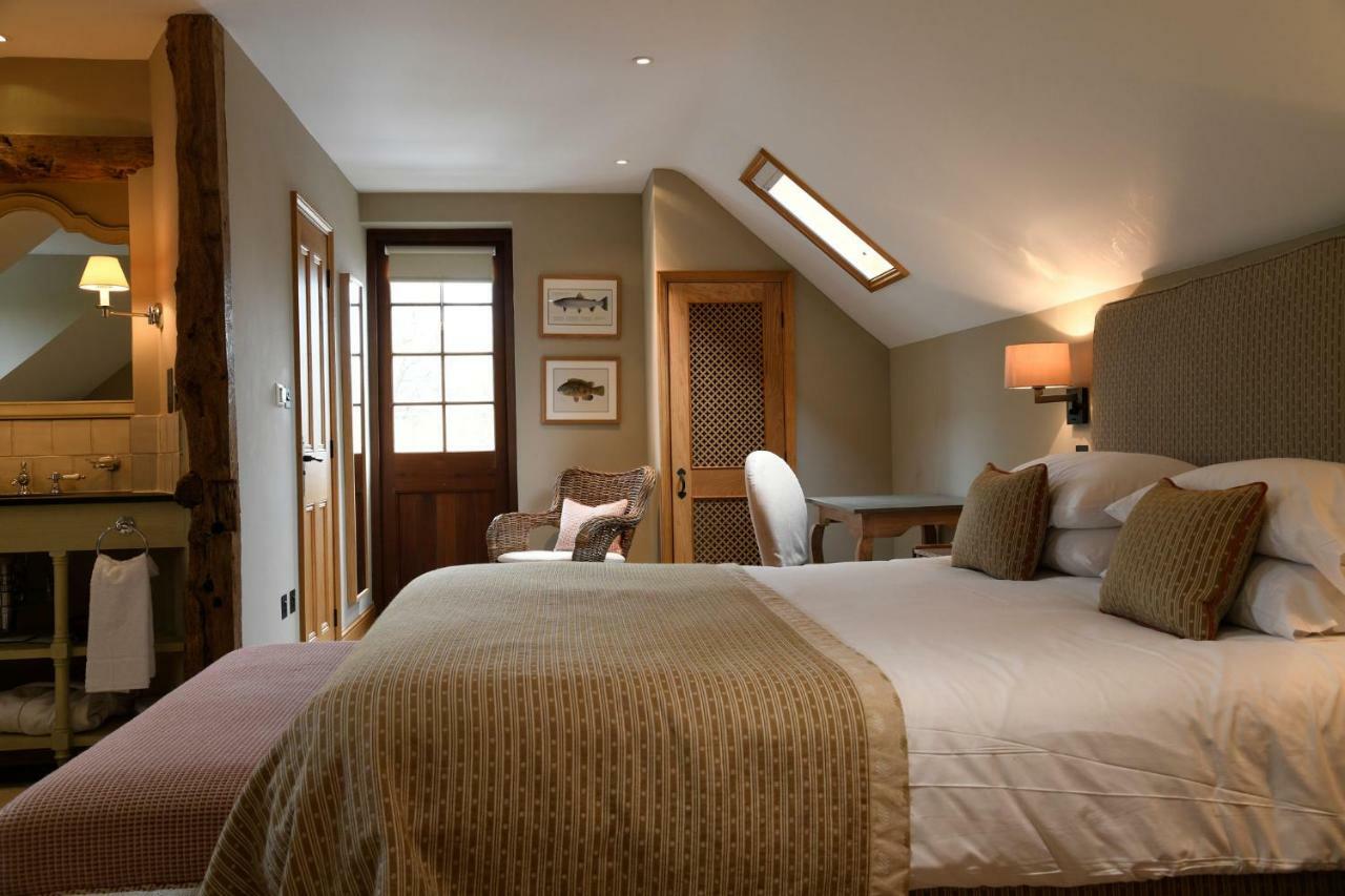Hotel The Bell At Ramsbury Marlborough Exterior foto